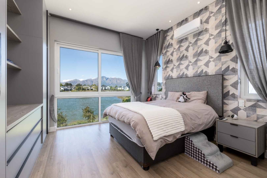 5 Bedroom Property for Sale in Val De Vie Estate Western Cape